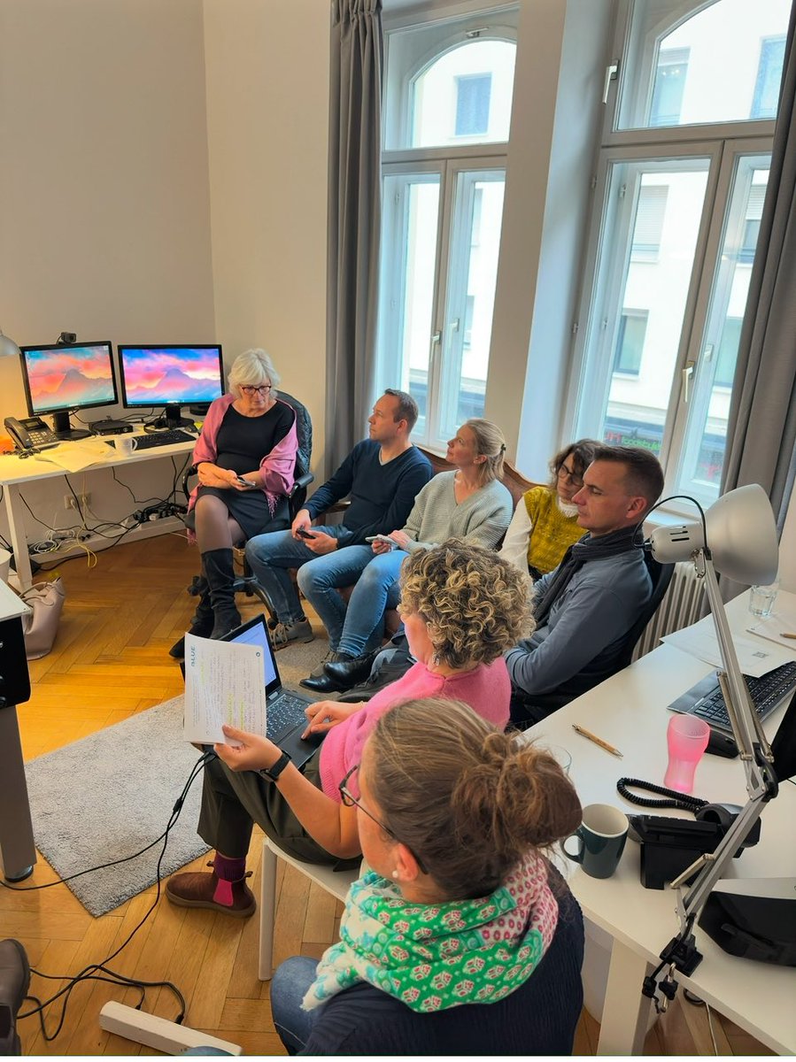BLUE_relocation's tweet photo. Today we put our heads together!

Today's Team BLUE meeting was dedicated to brainstorming. Who has what ideas, where can we make processes and services even better?

And, of course, the fun must not be neglected!

Thank you for your ideas, your commitment and the open exchange.

#bluerelocation #relocation #serviceexcellence #germany