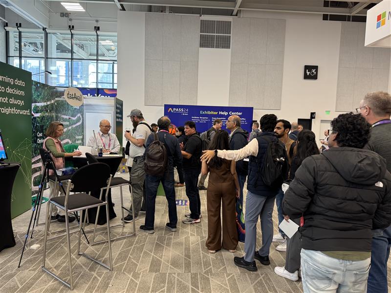datavail's tweet image. Look at this line! #PASSDataSummit attendees are eager to get a signed copy of JP Chen&apos;s book &quot;Migrating to #AzureSQL: A Practical Guide for #CloudMigration Success.&quot; Want to meet the author? Stop by Datavail Booth #304!

#PASSDatacommunitySummit #PASSSummit #Azure #cloud