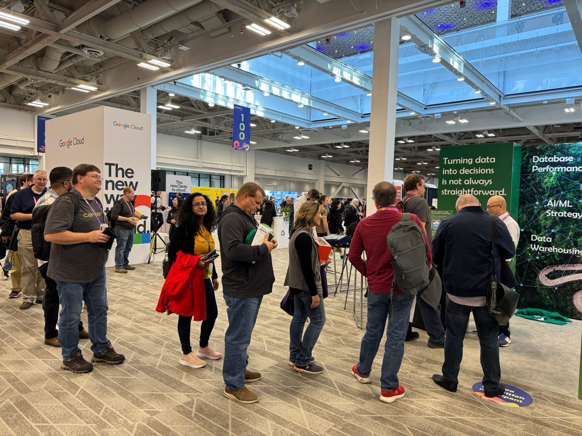 datavail's tweet image. Look at this line! #PASSDataSummit attendees are eager to get a signed copy of JP Chen&apos;s book &quot;Migrating to #AzureSQL: A Practical Guide for #CloudMigration Success.&quot; Want to meet the author? Stop by Datavail Booth #304!

#PASSDatacommunitySummit #PASSSummit #Azure #cloud