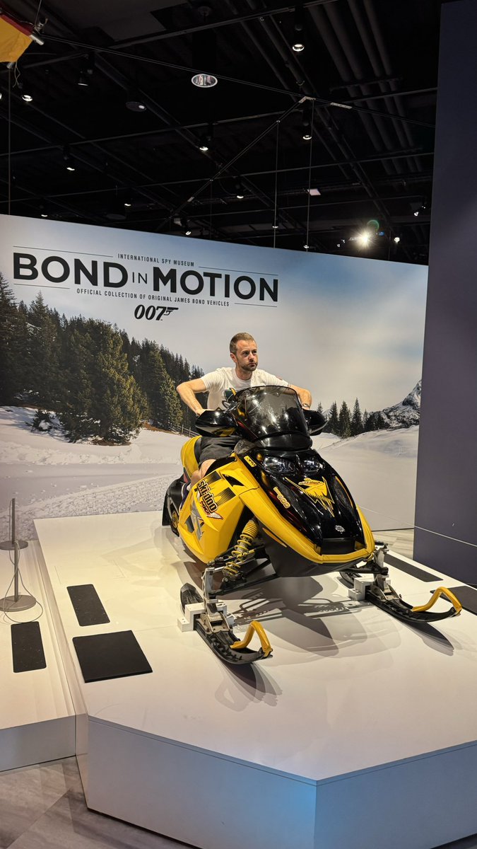 benwaterworth62's tweet photo. Bond super fan + iconic Bond vehicles = perfect Thursday https://t.co/QcZo3sv7rQ
