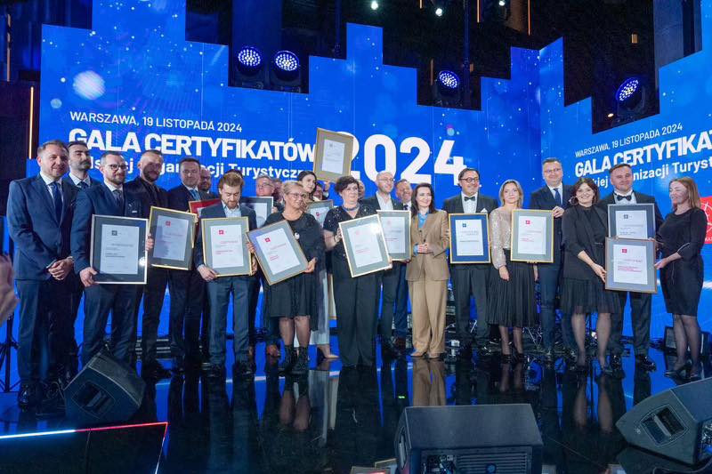 🎉 Muzeum Pamięci Sybiru laureatem konkursu na Najlepszy Produkt Turystyczny 2024! Certyfikat odebrano podczas gali w Warszawie. To dowód uznania dla innowacyjnych i wyjątkowych miejsc na turystycznej mapie Polski! 👏 
Szczegóły: tiny.pl/y-zcrjdp