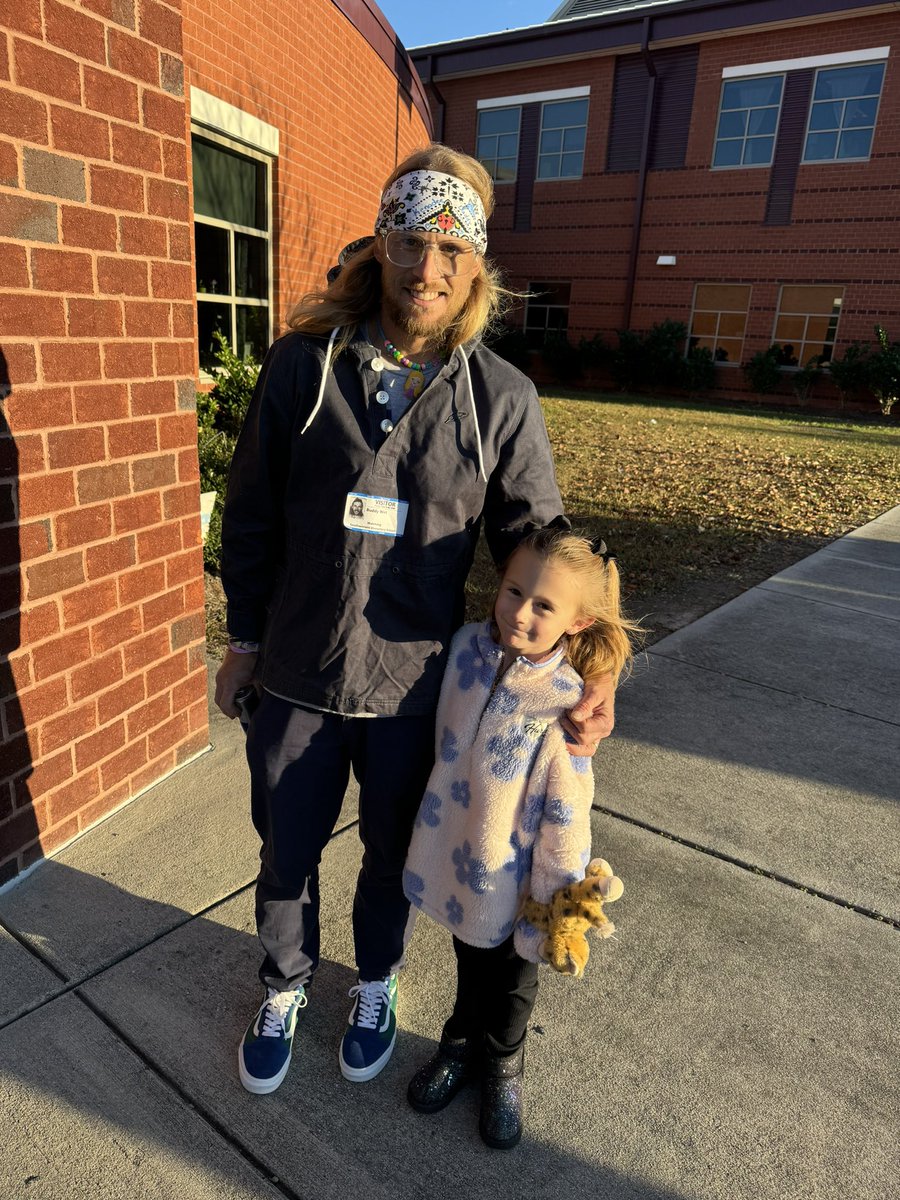 This is one of our amazing Watch D.O.G.S. He decided to spend his birthday with us! We are so grateful!!! <a href="/SWEStangs/">Southwestern</a> <a href="/nkarakla/">Natalie Karakla</a> 💜🤍