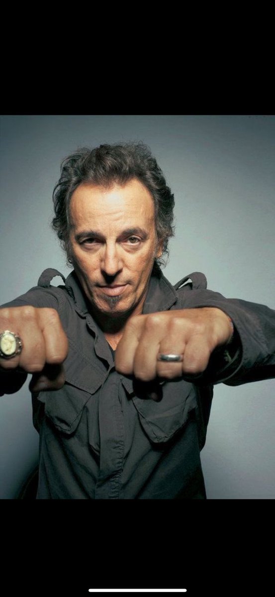 PaulApp0505's tweet image. Tonight in #Vancouver for one night only, #BruceSpringsteen &amp;amp; the legendary #EStreetBand…. Hope all the #BruceBuds have an incredible time 🎉🎉🎉🎷🎸🎹🥁🎼🎶🎵✨✨❤️❤️

⁦@springsteen⁩ ⁦@StevieVanZandt⁩ ⁦@EStreetMax⁩ ⁦@nilslofgren⁩ ⁦@gwtallent⁩ ❤️❤️