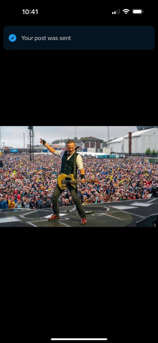 PaulApp0505's tweet image. Tonight in #Vancouver for one night only, #BruceSpringsteen &amp;amp; the legendary #EStreetBand…. Hope all the #BruceBuds have an incredible time 🎉🎉🎉🎷🎸🎹🥁🎼🎶🎵✨✨❤️❤️

⁦@springsteen⁩ ⁦@StevieVanZandt⁩ ⁦@EStreetMax⁩ ⁦@nilslofgren⁩ ⁦@gwtallent⁩ ❤️❤️