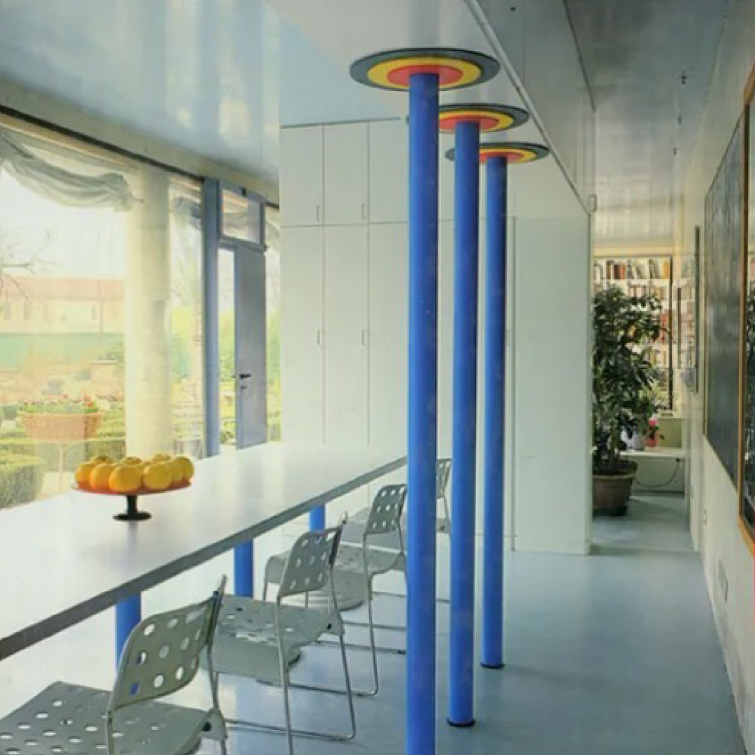 This iconic Manuali D’Arredamento - @driade_official cover shot, from 1982 showcases our Omkstak chairs by Rodney Kinsman, perfectly complementing the vibrant colours and playful design elements of the space.

📷 Arms and Legs bit.ly/3YzNA5f