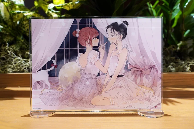 #百合展 グッズ紹介 『描き下ろしアクリルアートパネル』 価格: 3,300円 百合展用に描き下ろした B6サイズのアクリルアートです おめかしする冬葵と瑛莉の 仲睦まじい様子がなんとも可愛らしいです #この恋を星には願わない