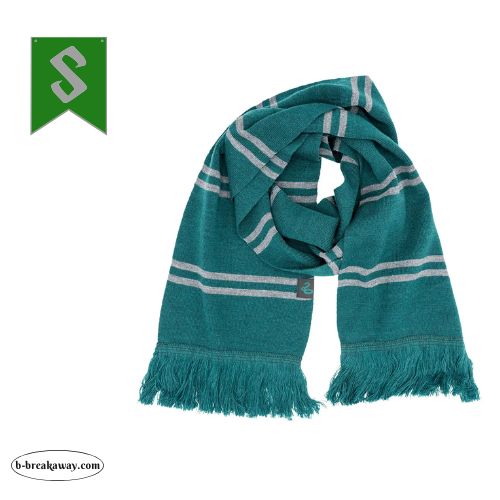 Bcn_Breakaway's tweet photo. 🪄 La cultura y el estilo británicos tienen muchas caras, y es hora de añadir una con un toque de magia a nuestro repertorio.

🧣No podemos negar que las bufandas de #Hogwarts son de lo más icónicas y atemporales, ¿verdad?

👉 https://t.co/wP94mFT2C6

#HarryPotter #Gryffindor https://t.co/TOYE49drkk