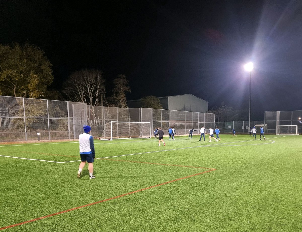 TRAINING | Cold night at <a href="/PershoreHigh/">Pershore High School</a> last night for <a href="/DannyJanes1/">Danny Janes</a>' side but preparations well underway for our <a href="/HellenicLeague/">Hellenic League</a> fixture against <a href="/CorshamTownFC/">Corsham Town Football Club</a>. Brilliant to see James Thomas from our Under 18's training alongside Fin Smith &amp; Charlie Muir from our Development Team.