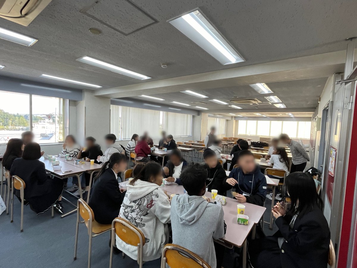 Ryugasaki_TanQ's tweet image. 先日、高1探究班がテーマである「多文化共生インバウンド~外国人が暮らしやすい街つくり~」の活動の一貫として、日本語学校に通う留学生と交流し、日本で生活するのに困ったことなどを「お悩みきかせて双六」という自作のゲーム活動を通して聞き取りました:D