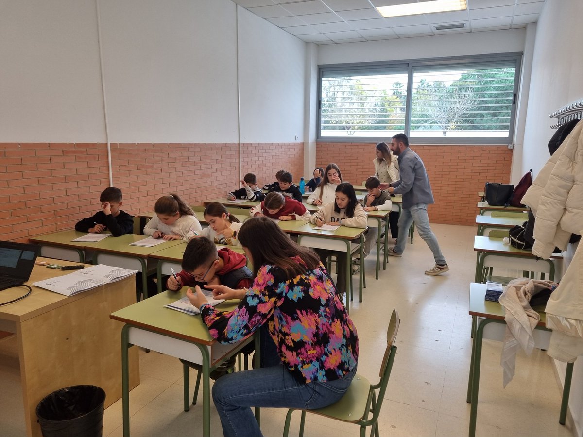 UExDivulga's tweet image. Hoy estamos en el @CUMe_UEx aprendiendo de ciberseguridad en los talleres de Desayuna con la ciencia con los niños/as de los colegios CEIP Isabel de Casablanca, CEIP San Pedro, CEIP Francisco de Parada @infouex @CulEmprendedora