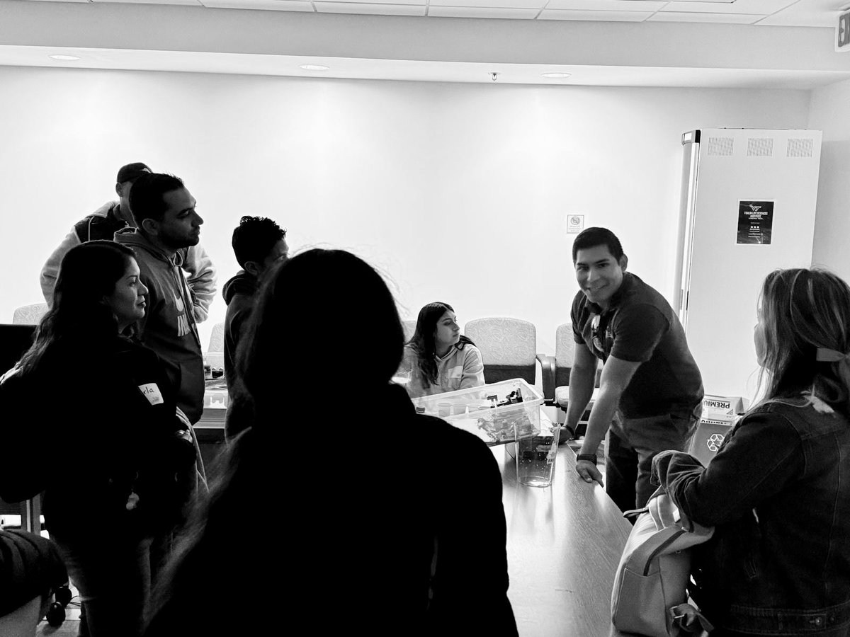 CoRAL Lab 🪸 VT (@coral_lab_vt) on Twitter photo We had lots of fun playing with dye, water, sand, and legos and explaining #hurricanes, compound #flooding, and #sea level rise 🌊 to kids and their parents in Spanish! Gracias <a href="/FralinLifeSci/">Fralin Life Sciences Institute</a> por organizar Kids’ Tech University en Español. We had lots of fun playing with dye, water, sand, and legos and explaining #hurricanes, compound #flooding, and #sea level rise 🌊 to kids and their parents in Spanish! Gracias <a href="/FralinLifeSci/">Fralin Life Sciences Institute</a> por organizar Kids’ Tech University en Español.