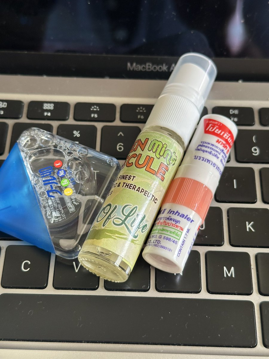 jeongyeontibo's tweet image. #girlessentials