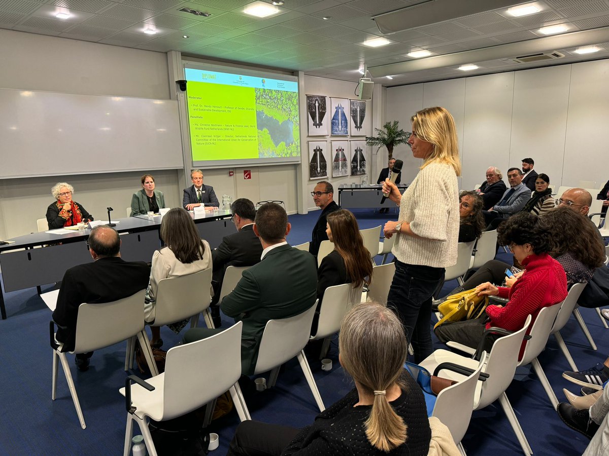 Embajada de Colombia en Países Bajos tweet media