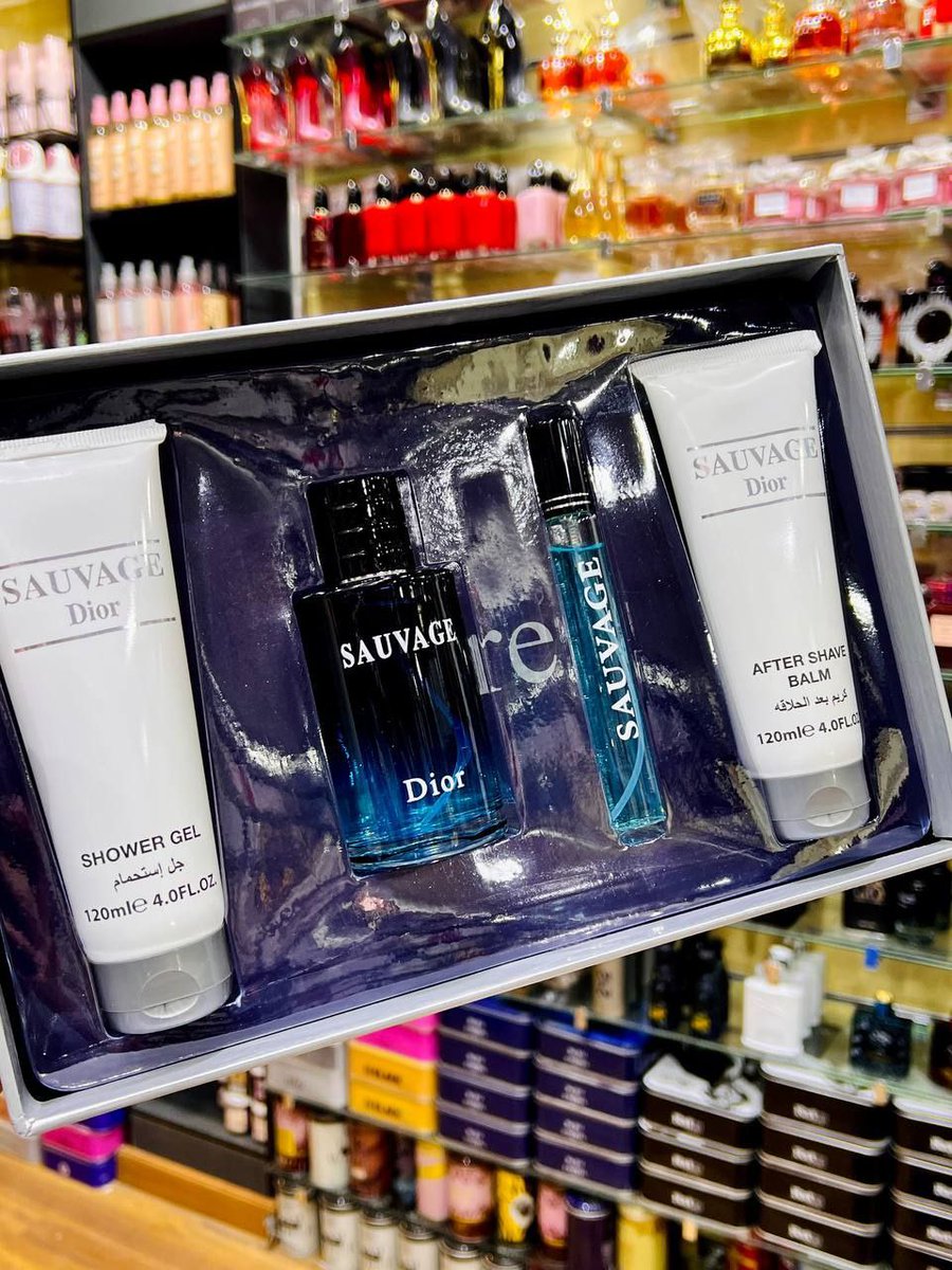 اكبر مسابقة في تويتر ما فايز ولا اتنين 10 فائزين 
شروط المسابقة:
متابعة <a href="/sudan_store1/">Sudan Store</a> 
لايك التغريدة 
منشن 4 من اصدقائك 
كوتت تويت للمسابقة 

السحب يوم 25/12 موثق بالفيديو للفائزين العشر
الفائزين العشر اي واحد فيهم ليهو الحق اي بختار اي هدية من الاستور اللي تعجبو مجانا