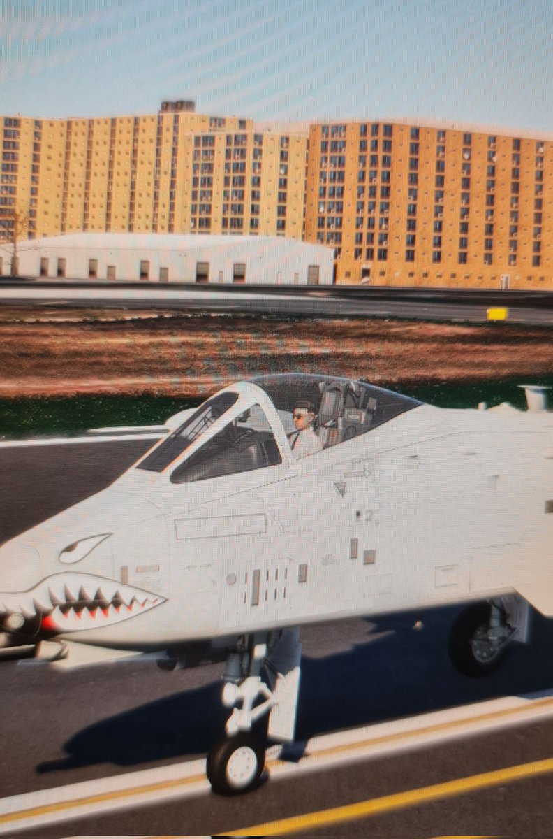 leventp's tweet image. Yeşilköy&apos;den kravatla A-10 kaldırmak. 😉🤣✈️ #FlightSimulator2024