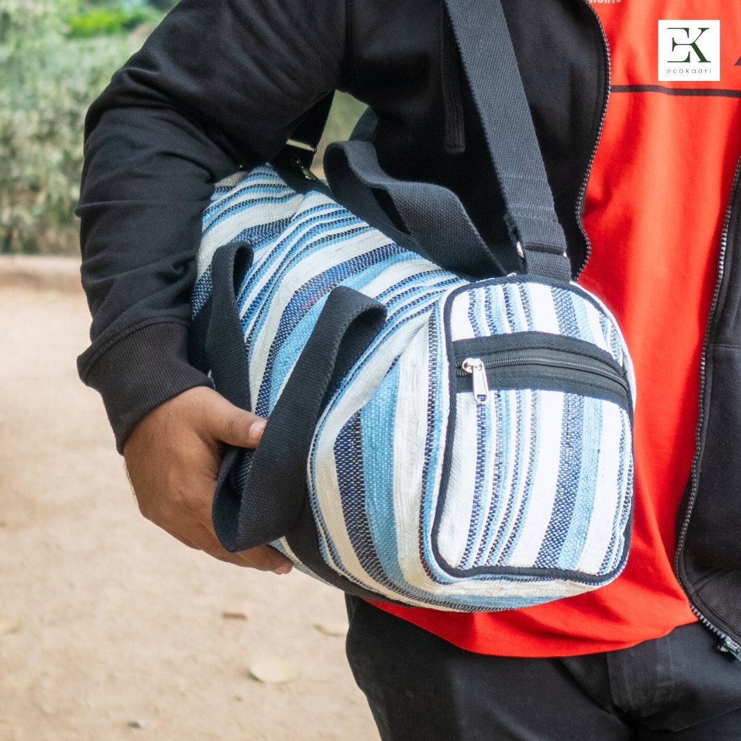 EcoKaari's tweet image. 🌿 Upgrade your travel game with the upcycled handcrafted eko duffle bag!

It’s functional, stylish, and perfect for anyone always on the move.

✨ Choose sustainability and make every journey unforgettable! 🌍
#eko #ecokaari #ekfam #sustainablefashion #upcycledbags #ecoessential