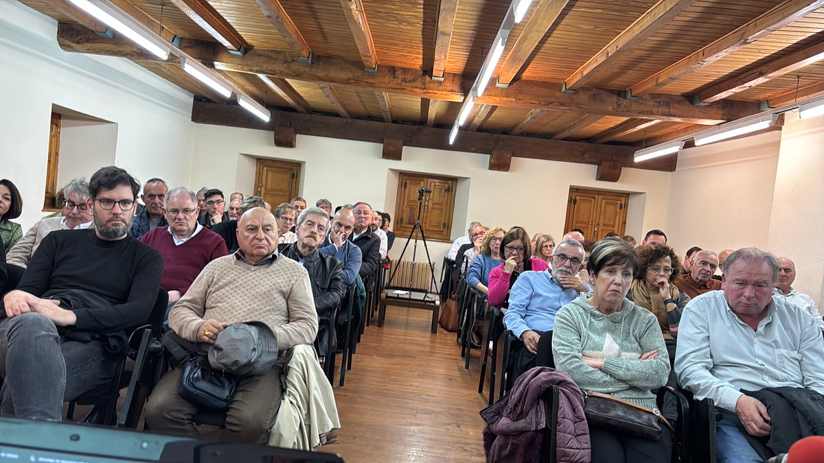 Estos días estuve hablando de la Inteligencia Artificial que construye herramientas que nos ayudan. Muchas gracias por escucharme. 
Ahora es tiempo de pensar, enseñar y hacer la #IA.
<a href="/uniovi_info/">Universidad Oviedo</a> <a href="/aaci_asturiana/">Academia Asturiana de Ciencia e Ingenieria</a> <a href="/satec_es/">SATEC -</a> <a href="/SEDIAgob/">S.E. Digitalización e Inteligencia Artificial</a> <a href="/AgEInves/">Agencia Estatal de Investigación</a>