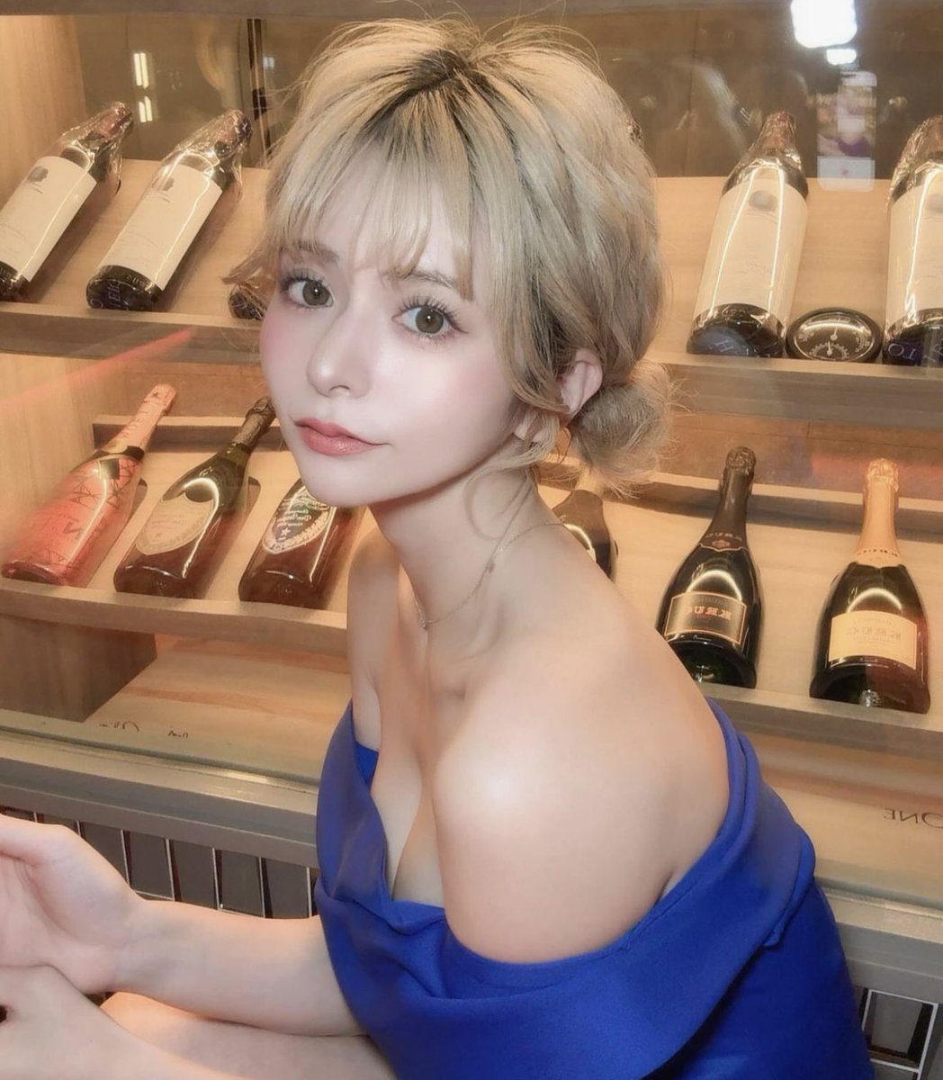 最近服きてばっかでごめん！！！！

明日までアンバサダーさせて頂いてる
山形のキャバクラ屋さんにいるよ！

VALORってところだよ！！！ https://t.co/eA2u0RV4jF
