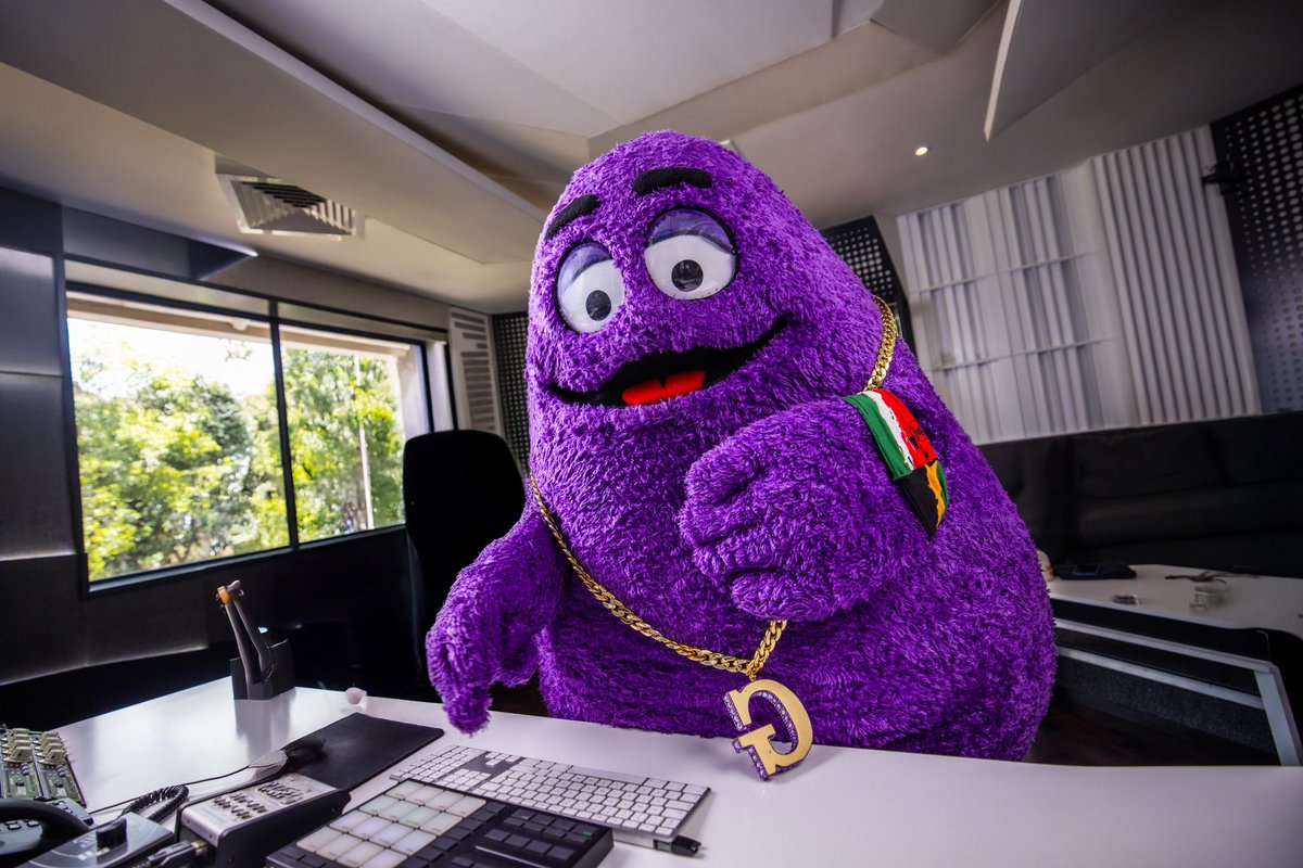 Grimace is in studio!!! Just in time to bring the vibes and light up the December festive season – the Mzansi way! 💜🎶  

Stream it now and join the Grimace Challenge! 🕺  - open.spotify.com/playlist/3vjR9… 

#GrimaceInMzansi
