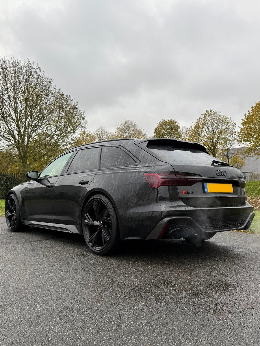BeekAutoRacing's tweet image. De eigenaar van deze dikke Audi RS6 hebben wij geholpen met wat kleine aanpassingen👌

#BeekAutoRacing #VAGspeed #Audi #AudiRS #AudiRS6 #Audispecialist
