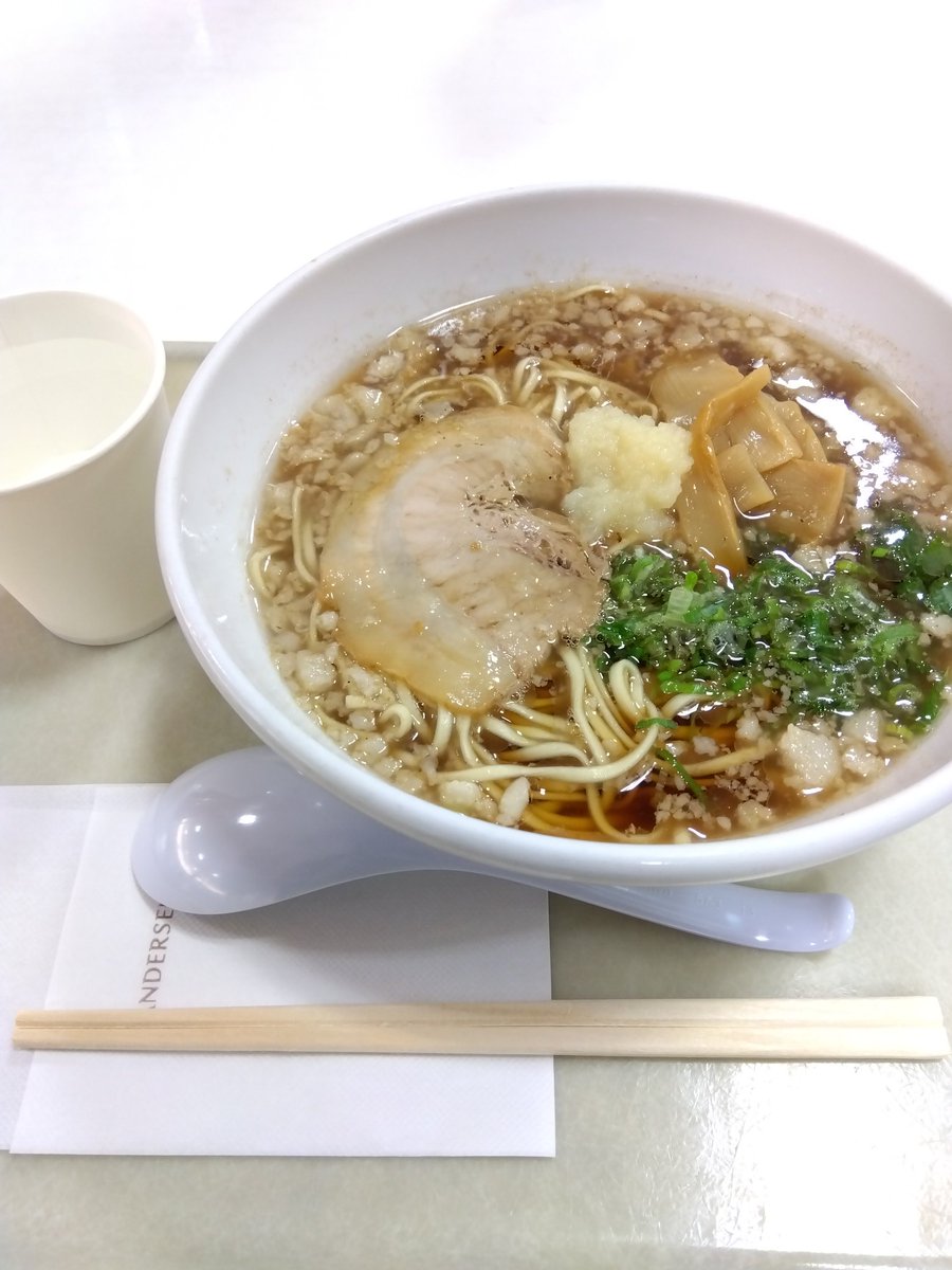 久しぶりに山陽道の小谷SAに立ち寄ったら、アンデルセンが尾道ラーメンを出してました。上品な味わいでした✨