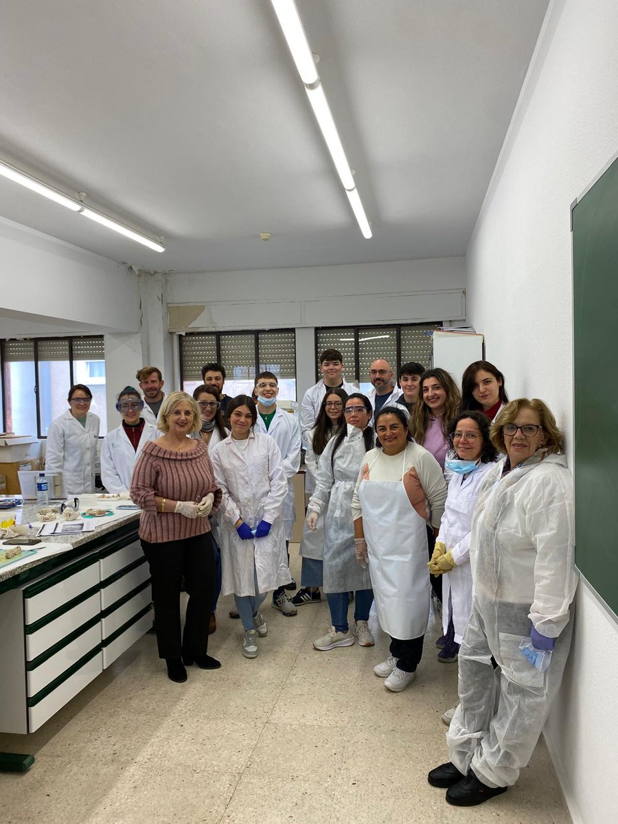 Hoy viernes 22 de noviembre, se están llevando a cabo en el laboratorio del Centro Uned-Mérida, prácticas de “Fundamentos de Psicobiología” perteneciente al grado de Psicología, bajo la dirección de la Profesora-Tutora Dña. Ana Carroza Pacheco.
#alumnos
#somosuned