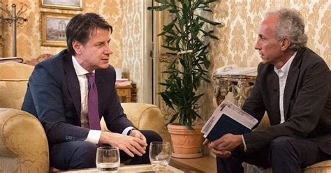 Come voterei

(Marco #Travaglio – Il Fatto Quotidiano)
Alcuni lettori mi chiedono come voterei, sui quesiti della #Costituente 5Stelle. Intanto, se fossi un iscritto, voterei a tutti i quesiti. Non ricordo, in Italia ma non solo, un’altra forza politica che si sia affidata...⤵️