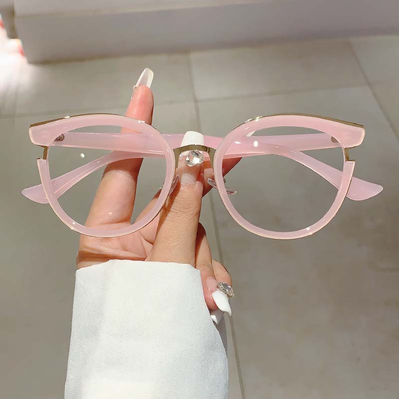 abbeglasses's tweet image. Our new ultra-lightweight pink frames are here to redefine chic, blending fashion with personality. 

#ABBEGlasses #StyleWithABBE #PinkFrames #FashionEyewear #UltraLightEyewear #TrendyLooks #EyewearAddict #BoldAndBeautiful #ChicAndUnique #EverydayFashion