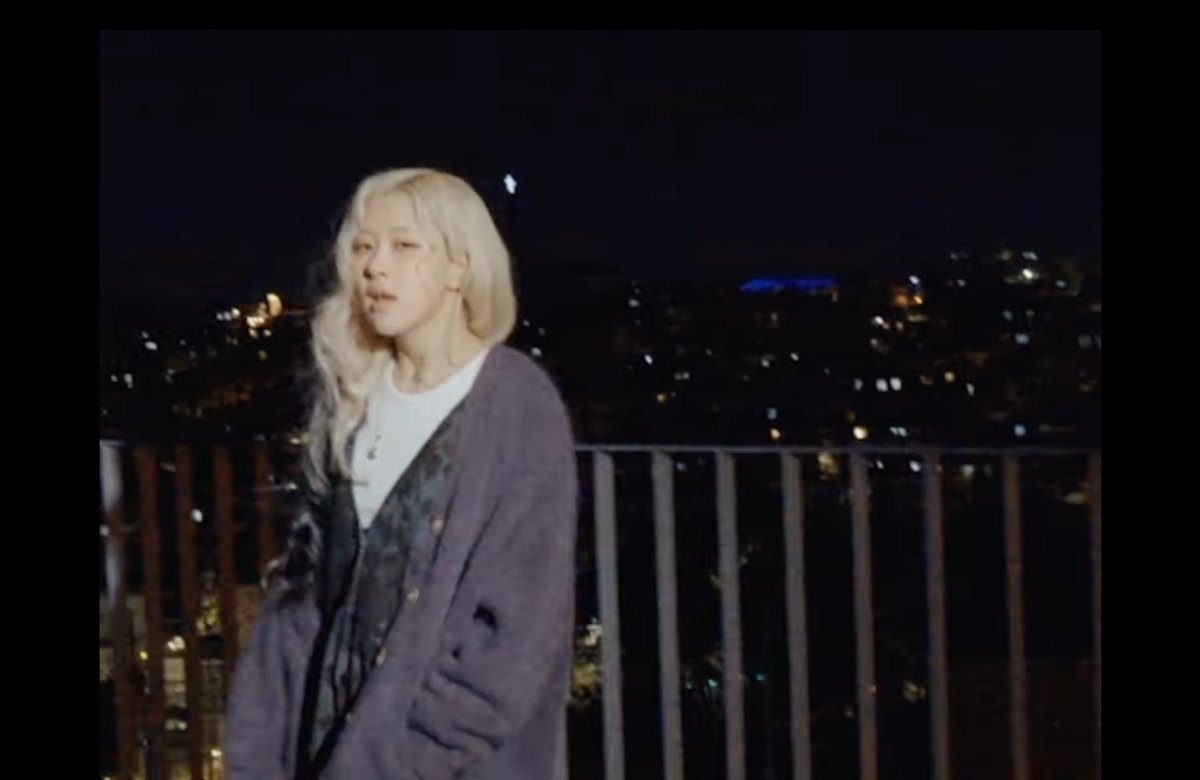 เก่งมาก ไม่มีอะไรจะพูด

ทำได้แค่รักษาสุขภาพ 
อยู่รอดูความสำเร็จอีกยาวๆ

#ROSÉ 
#NUMBER_ONE_GIRL 

🔗 youtube.com/watch?v=pZ1NdE…