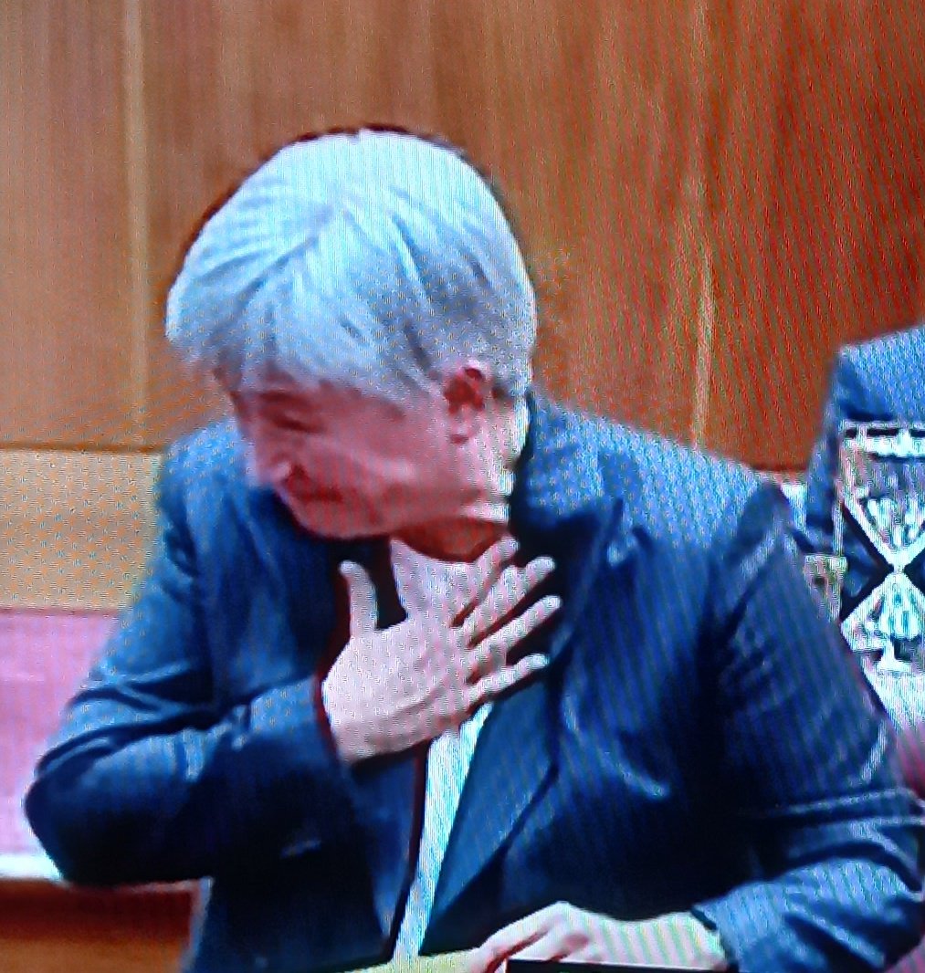 Question tweet media