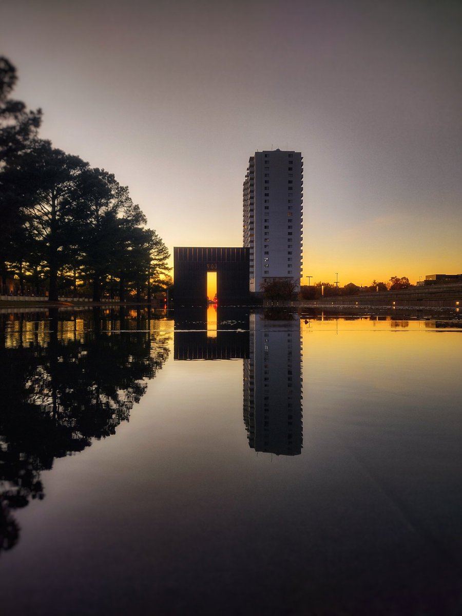 stanmade's tweet photo. 9:01 to 9:03 AM. The moment  the clocks froze at Alfred P. Murrah #FederalBuilding in downtown #OklahomaCity on April 19, 1995. Today, an austere &amp; somber #memorial framed by #reflectingpond &amp; #sunset over the plains, as dignified as the final destination on the trail of tears. https://t.co/f0SWfj7ORp