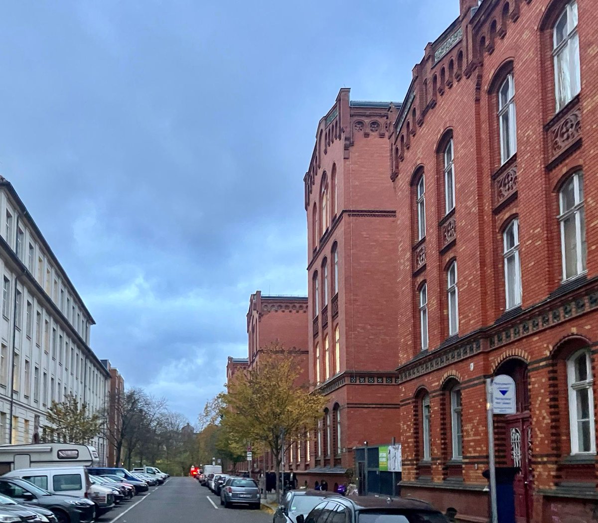 Guten Morgen Wedding! Gotenburger Straße 

Schöne Bilder aus dem Wedding - bei uns demnächst nur noch auf Bluesky, Mastodon und Co.