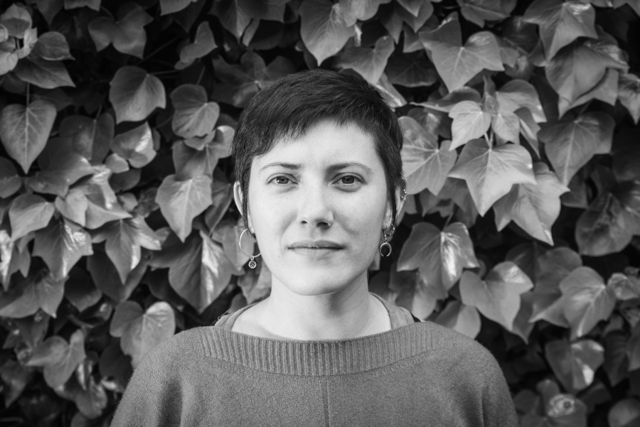 🟢 <a href="/MarinaGrosBreto/">Marina Gros</a>: "Debemos generar alternativas, futuros deseables por los que merezca la pena luchar". @SeralRoberto entrevista a la activista ecofeminista aragonesa, premiada recientemente por el Instituto de la Juventud en la categoría de Medio Ambiente: