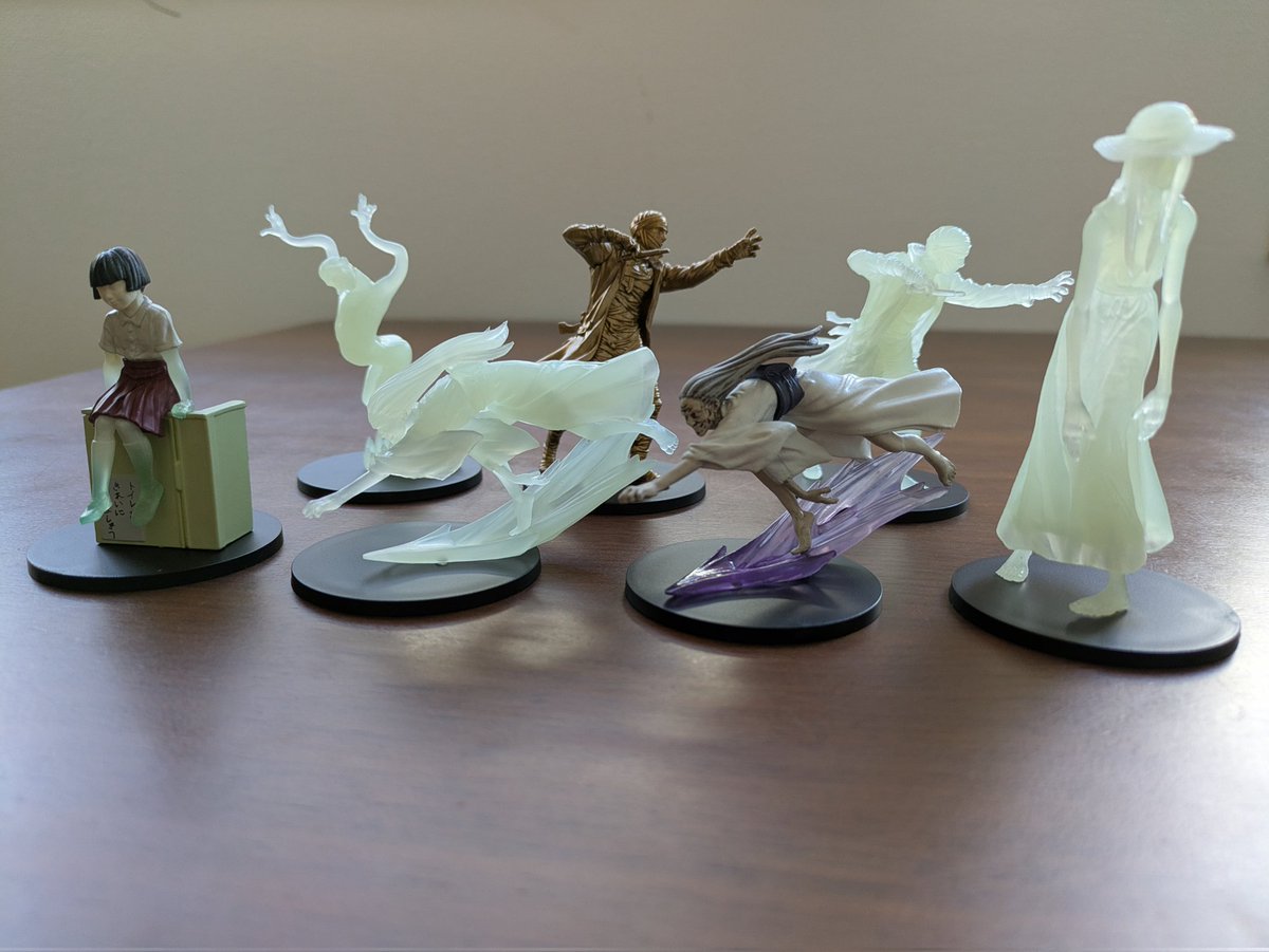 大迫力！リアルフィギュア都市伝説大百科Vol.１迫り来る怪人たち
最初に５箱を予約購入。追加で３箱を通常購入。８体のうち３体注射男💉しかも激レアシークレットカラー２体！(どなたか交換してーーーーーーー)念願の八尺様は蓄光カラー。カラータイプはいろいろだが５体揃ったので嬉しい