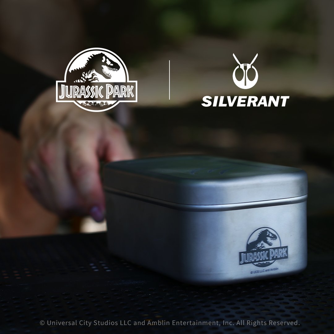 jurassicworldjp's tweet photo. 純チタンの魅力と浪漫を追い求める
アウトドア製品ブランド「#シルバーアント」から
恐竜のスリルと壮大な冒険が詰まった
『#ジュラシック・パーク』の
アドベンチャーギアが新発売🍱

冒険心に火を灯す一生モノ🦖

ご購入はこちら👇
https://t.co/8pCKpoWJ8C
数量限定割引で販売中🛒
