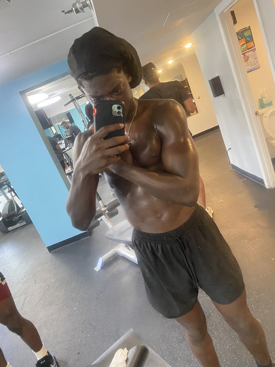 javyonn_4's tweet photo. Grinding🏋🏾💪🏾 https://t.co/oaDlAQBLow