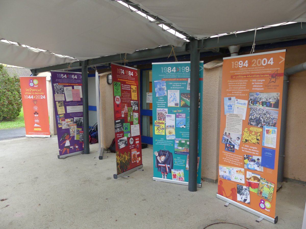DSDEN82's tweet photo. #Ensemblepourléducation La 19ème édition du forum des #droitsdelenfant s'est tenue les 21 et 22 novembre au centre de loisirs du Ramiérou de #Montauban et a réuni près de 600 élèves. Cet évènement a été organisé par l'association des @francas_82 qui fête ses 80 ans cette année! https://t.co/CbgSiwcMIZ