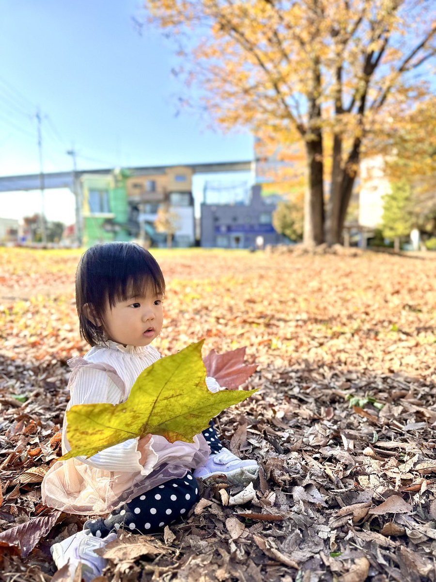 chinnchilara's tweet photo. うちの娘は教祖様でもあり、ポエマーでもあり、ディスコのお姉さんでもある。 https://t.co/0hpP9DMS1A
