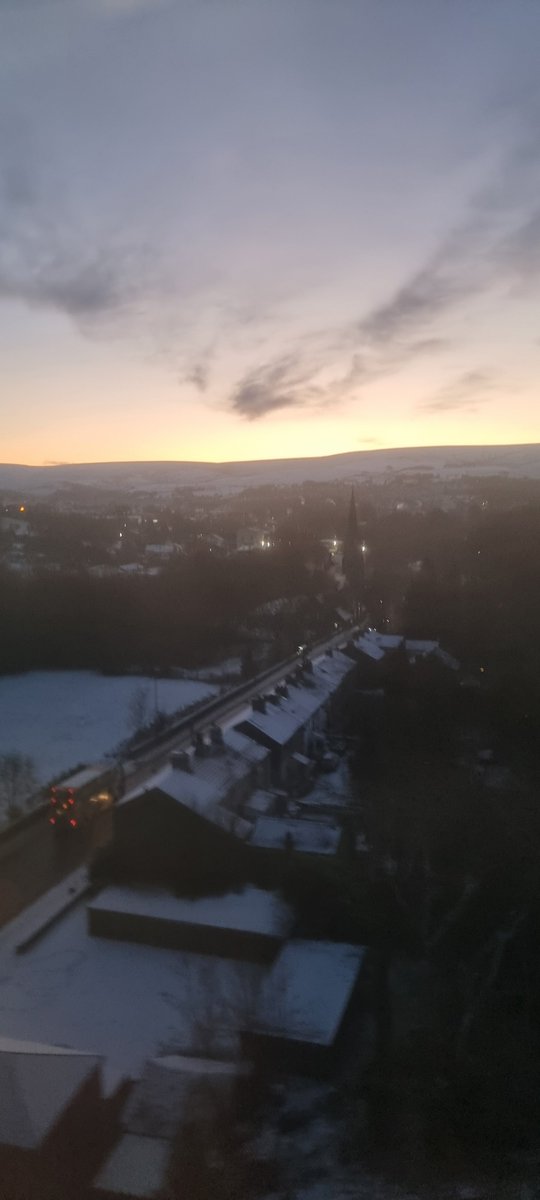 Good morning from snowy Glossop 🥶
