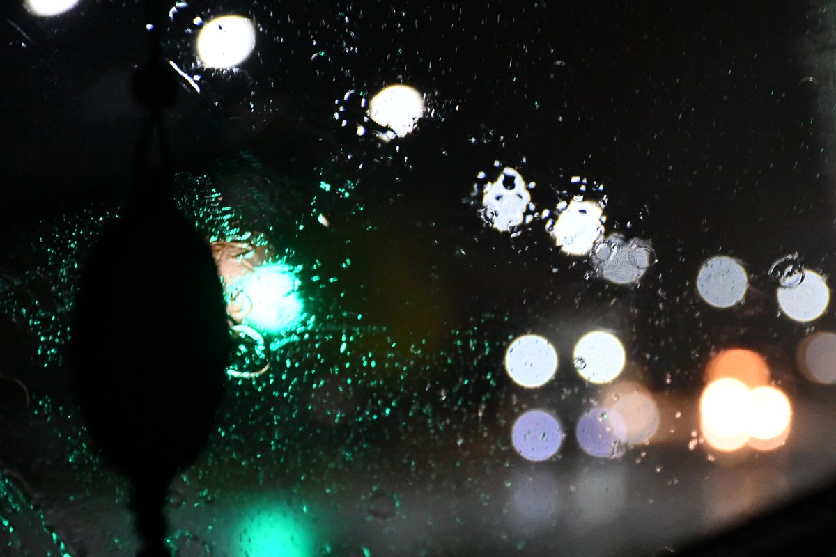 В дождь интересные фото получаются...
#Крым #Феодосия #Crimea #дождь