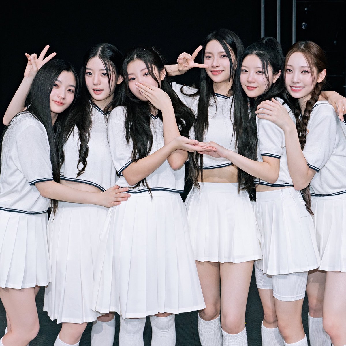 illeeys's tweet photo. who’s gonna tell i’ll-it that they won roty at the 2024 mama awards… https://t.co/soJILEC7cc