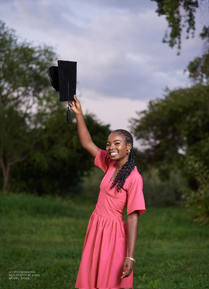 Help us congratulate Tania on her graduation and to thank her for trusting StudioMaona to do her graduation photography.
.
.
.
.
#godox #beautyphotography #beautyproducts #2024MAMA