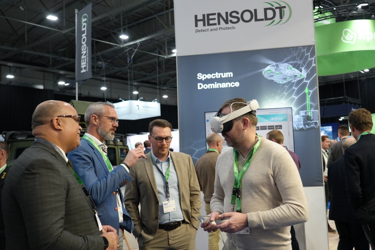 hensoldt's tweet photo. Groeten uit Rotterdam! Yesterday, @HENSOLDT has been at the annual #NEDS exhibition, organized by the Netherlands Industries for Defence & Security (NIDS), once more showcasing our wide range of advanced #sensor solutions. #VR #simulation #SPEXER https://t.co/8kHrkFNVbC