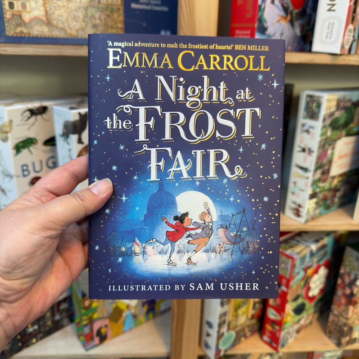 thebookeryhq's tweet image. Experience a delightful and spell binding Christmas tale in Georgian London with a time-travelling girl in @emcarrollauthor &apos;s A Night At The Frost Fair, along with @samusherbooks ’s intricate, evocative illustrations.