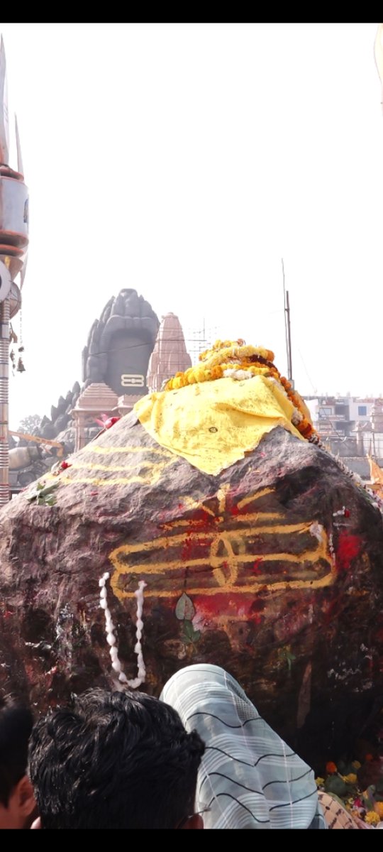 panditmishraji's tweet image. आज दिनांक 22-11-2024 शुक्रवार को कुबेरेश्वर धाम सीहोर के भव्य दर्शन
कुबेरेश्वर भंडारी आप सभी की मनोकामना पूरी करे
#kubereshwardhamsehore #kubereshwarmahadev #sihorewale 
#kubereshwardhamkeupay #pandit_pradeep_ji_mishra #aarti 
#Jyotirlinga #BhogAarti  #darshan