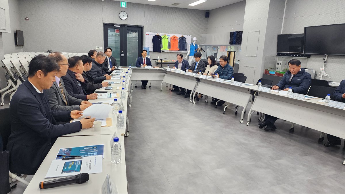 Kpca_expo's tweet photo. 6차 조직위원회
전시회 성공적인 개최를 위해
약 20명 위원장 분들 참석하셨습니다!

➡️https://t.co/c8ylZk0aya https://t.co/7F6QU31y8B