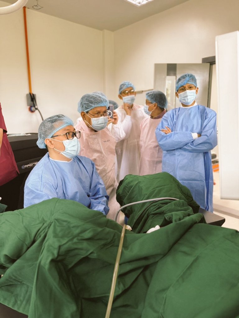 iamdockarl's tweet image. Enter #Magneto
CyberHo150W from @quanta_system at @vmmcurology
Our latest toy for laser stone surgery and prostate enucleation.