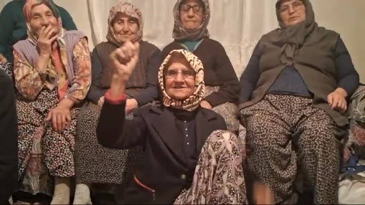 Avdan'da köylüler acele kamulaştırmayı iptal ettirdi!

Tarım arazilerine maden yapılan, acele kamulaştırma ile yerlerinden edilmek istenen Denizli Tavas'ın Avdan köylüleri kararı iptal ettirerek önemli bir kazanım sağladı. Hatice Kocalar'ın dediği gibi: 

kırılsan da asla eğilme!