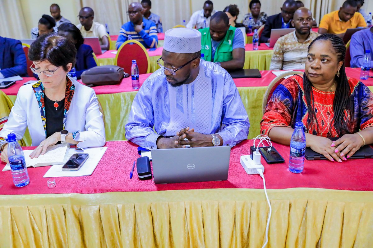 WhoBurundi's tweet image. Point sur la gestion #Mpox, validation du plan de préparation #MVM et introduction du vaccin HEXAVALENT au Burundi. Tels sont les sujets débattus par les membres du #CPSD, dont @WhoBurundi assure le lead, réunis ce 22/11 sous la présidence du @mspls_bdi.