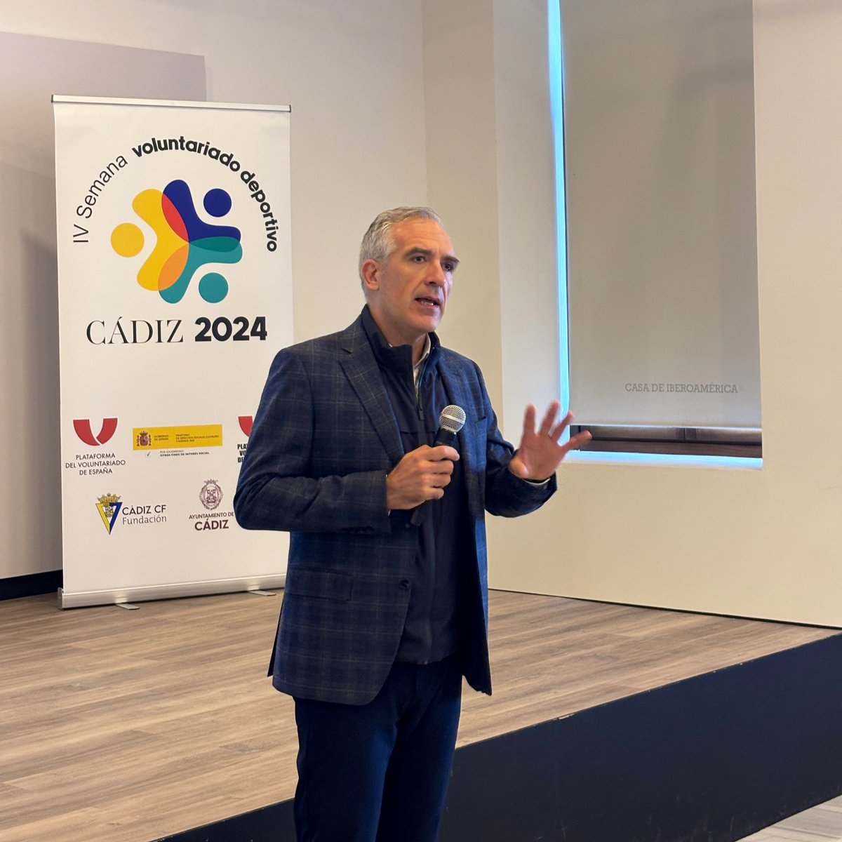 Cadiz_Fundacion's tweet photo. 🔛👏 ¡Arranca la jornada formativa, parte de la Semana del Voluntariado Deportivo 2024!

Tras la bienvenida, Fran Santolaya inaugura la actividad con su ponencia marco sobre motivaciones 🔝

¡Gracias a la @CIberoamerica por abrirnos sus puertas! 🙏🏼

#VoluntariadoDeportivo2024 https://t.co/MXFKDPbmil